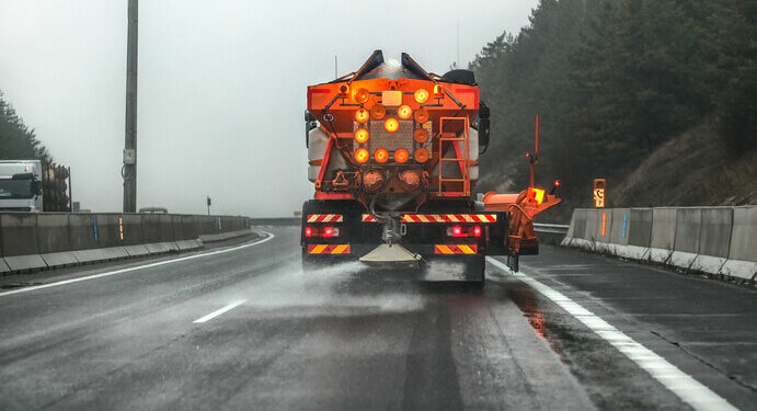 Переплатив за дорожню сіль 1 млн грн: посадовець ДЕУ у Києві піде під суд