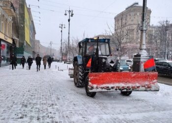 Хто має прибирати Київ взимку та куди звертатися мешканцям