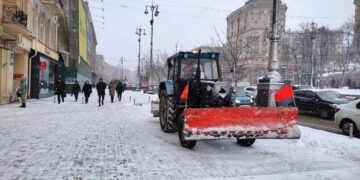Хто має прибирати Київ взимку та куди звертатися мешканцям