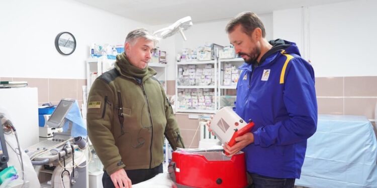 315 апаратів для реанімації Easy Pulse рятують життя на фронті — допомога від фонду «НАДІЯ», Валерія Дубіля та партнерів