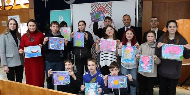 Чарівні візерунки на воді: майстер-клас турецького мистецтва ебру