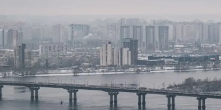 Одразу два мости у Києві закриють на ремонт