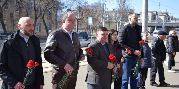У Подільському районі вшанували пам’ять жертв Куренівської трагедії