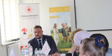 Представник Уповноваженого у Житомирській області Юрій Погодицький 16 квітня здійснив робочий візит до Коростенської територіальної громади, під час якого провів виїзний прийом громадян.