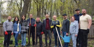 Шевченко єднає Україну: на Пріорці висадили дубову алею та провели велику толоку