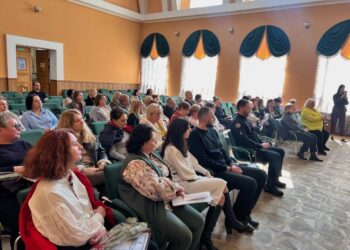 Пріоритети освіти та безпеки: у Подільському районі відбулася нарада з керівниками навчальних закладів