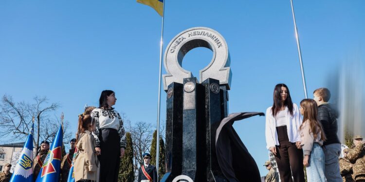 У Києві відкрили меморіал «Омега незламних», присвяченого пам’яті загиблих побратимів