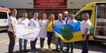 Лікарня Мечникова отримала сучасну швидку: фонд «Надія» та Валерій Дубіль передали авто для порятунку важких пацієнтів