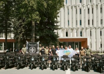 20 електроскутерів для UNBROKEN: Християнський корпус, БФ молодіжної ініціативи «Надія» та Валерій Дубіль підтримали ветеранів