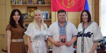 Озеро чистої живильної води: Як на Подолі презентували «Шість чуттів» Ксени Епель