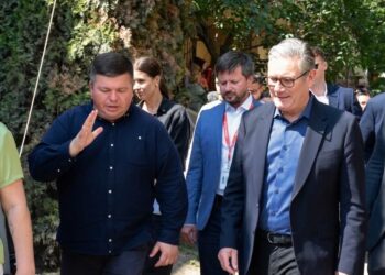 Візит солідарності та підтримки: Прем-міністр Великої Британії Кір Стармер відвідав Подільський район столиці