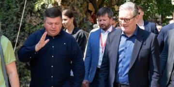 Візит солідарності та підтримки: Прем-міністр Великої Британії Кір Стармер відвідав Подільський район столиці