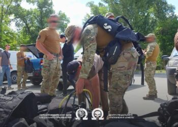 «Володарі глибин»: бойові водолази «Омеги» вибороли першість у запеклих змаганнях на Дніпрі