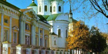 Таємниці церкви Покрови на Подолі: що приховує один із найдавніших храмів Києва
