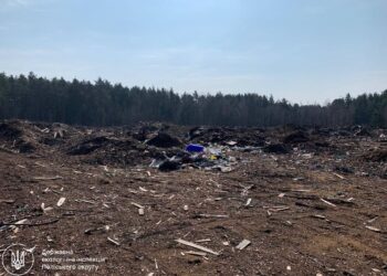 Апеляційний суд залишив у силі рішення про стягнення понад 1,6 млн грн збитків, розрахованих Екоінспекцією Поліського округу, за засмічення та забруднення земель