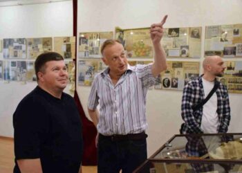 «Серце Києва б’ється на Подолі»: у Музеї однієї вулиці відкрили виставку «Україна. Шлях до Незалежності»